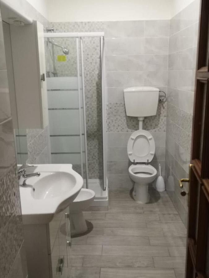 Apartament La Casa Di Ade Neapol Zewnętrze zdjęcie